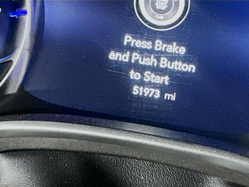 Used 2023 Chrysler Pacifica Touring-L image 18