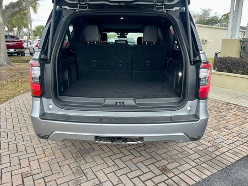 Used 2021 Ford Expedition Max Limited image 5
