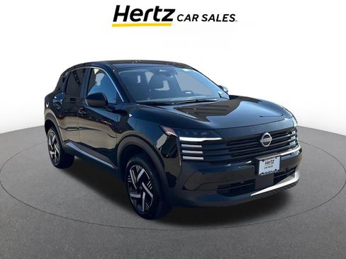 Used 2025 Nissan Kicks SV image 1