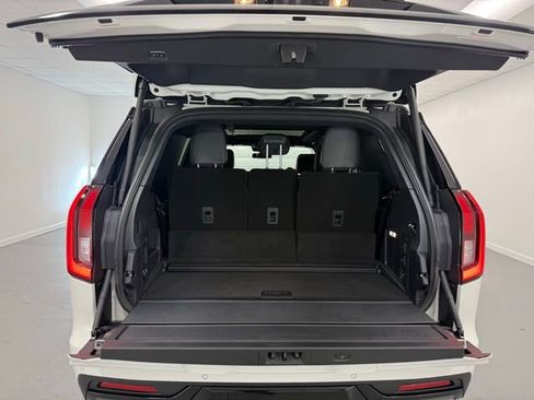 New 2025 Ford Expedition Platinum w/ Stealth Appearance Package image 8