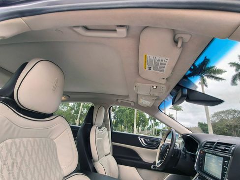 Used 2019 Lincoln Continental Black Label image 40