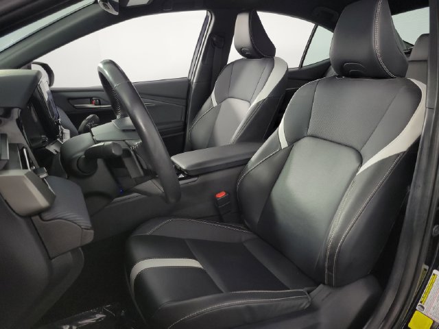 Used 2025 Toyota Camry SE w/ Convenience Package FWD image 14