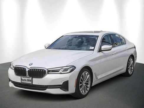 Certified 2023 BMW 530i w/ Convenience Package RWD image 3
