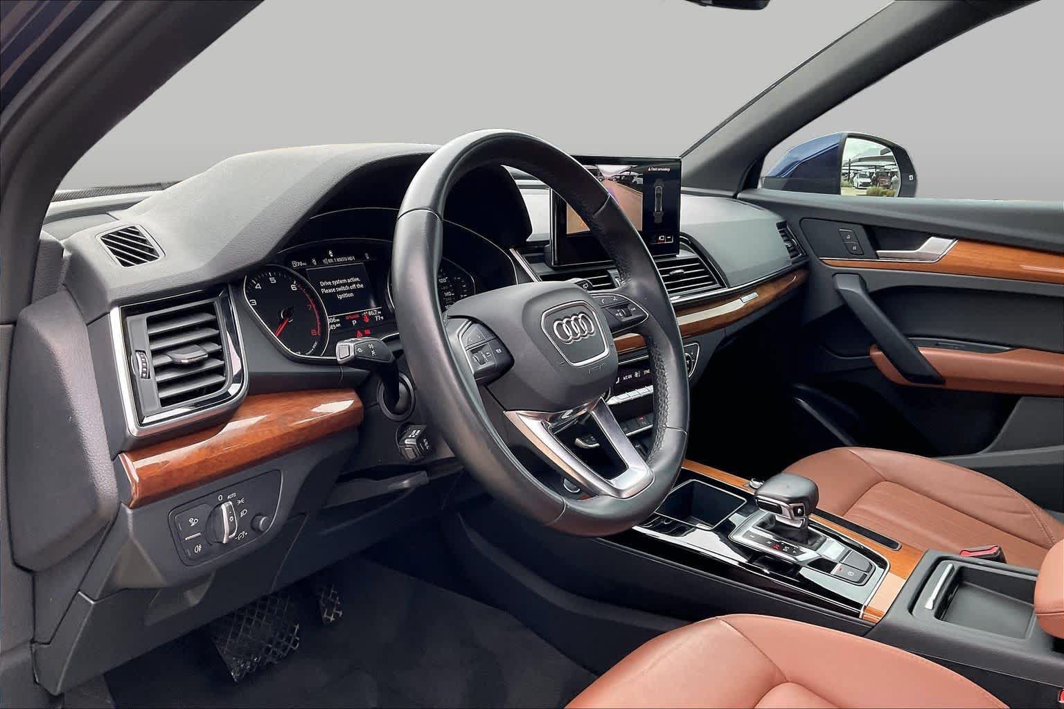 Used 2022 Audi Q5 2.0T Premium w/ Convenience Package AWD/4WD image 17