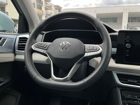 New 2026 Volkswagen Taos SE AWD/4WD image 21