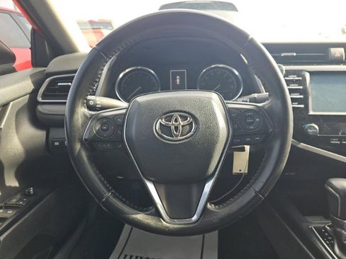 Used 2019 Toyota Camry SE FWD image 16