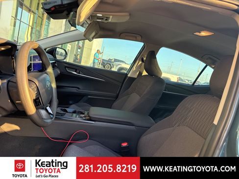 Used 2025 Toyota Camry LE image 15