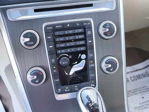 Used 2015 Volvo XC60 T5 Premier w/ Proximity Package image 36