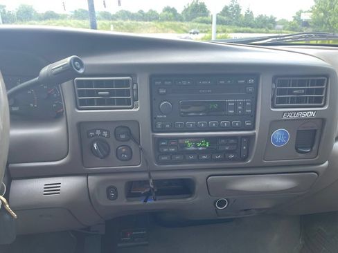 Used 2002 Ford Excursion Limited AWD/4WD image 8