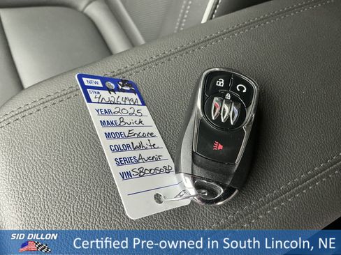 Used 2025 Buick Encore GX Avenir image 8