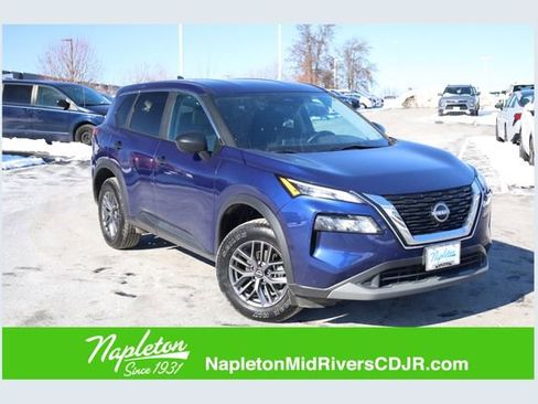 Used 2023 Nissan Rogue S image 1