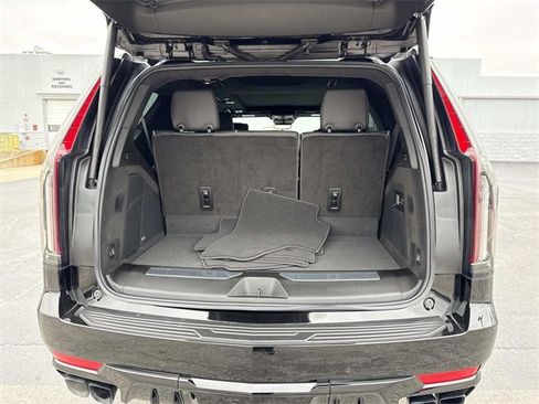Used 2024 Cadillac Escalade V image 5