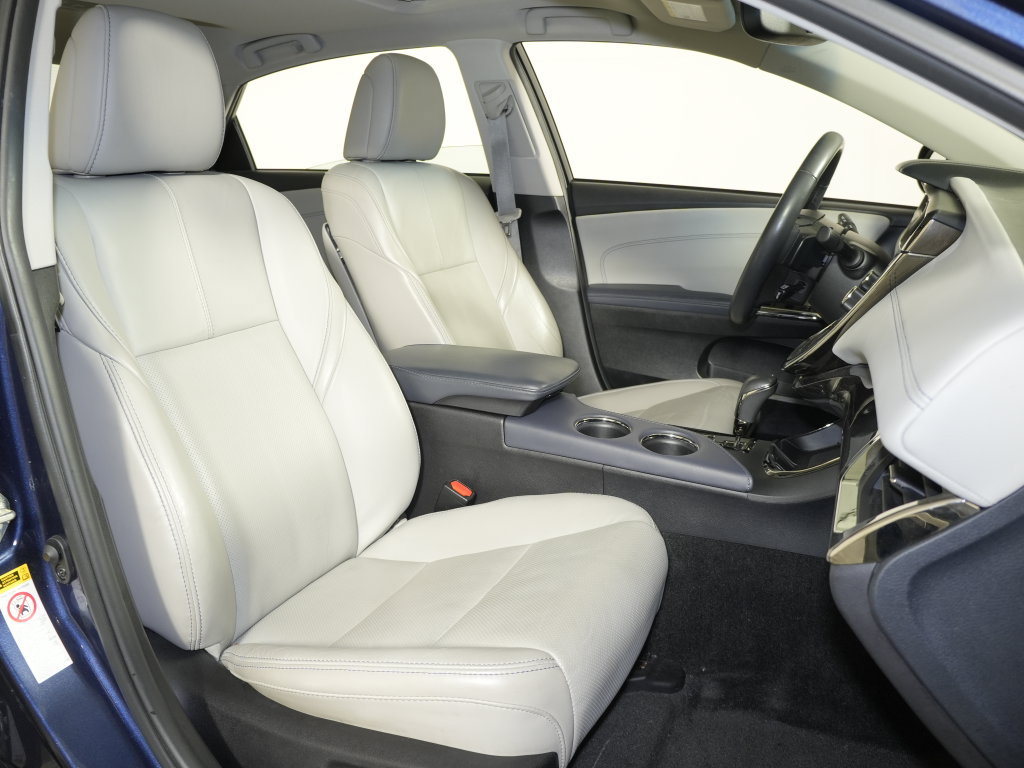 Used 2015 Toyota Avalon Limited w/ Technology Package FWD image 16