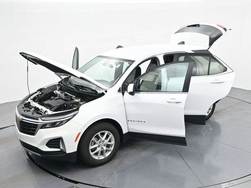 Used 2024 Chevrolet Equinox LT image 40