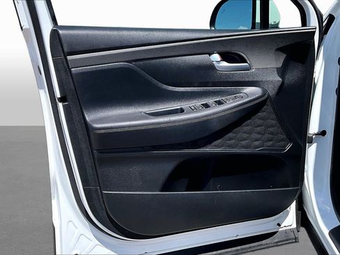 Used 2019 Hyundai Santa Fe SE FWD image 17