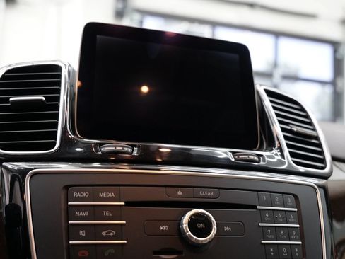 Used 2018 Mercedes-Benz GLS 450 4MATIC image 26
