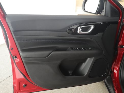 New 2026 Jeep Compass Latitude image 7