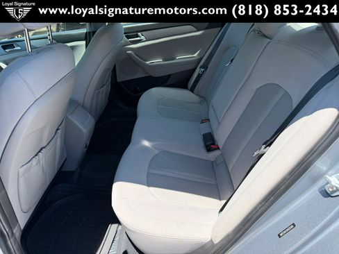 Used 2017 Hyundai Sonata SE FWD image 11