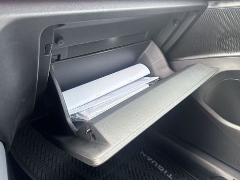 New 2026 Volkswagen Tiguan SEL R-Line image 41