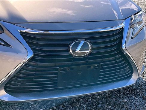 Used 2018 Lexus ES 350 image 25