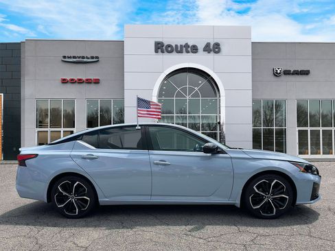 Used 2023 Nissan Altima 2.5 SR FWD image 6