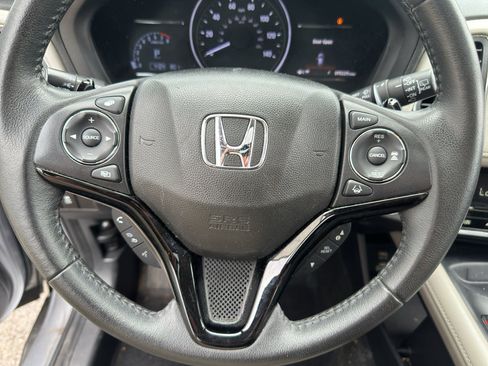 Used 2021 Honda HR-V EX-L image 17