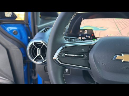 New 2025 Chevrolet Equinox EV LT image 13