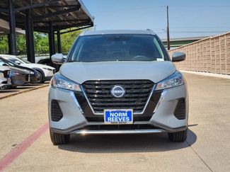 Used 2023 Nissan Kicks SV video 2