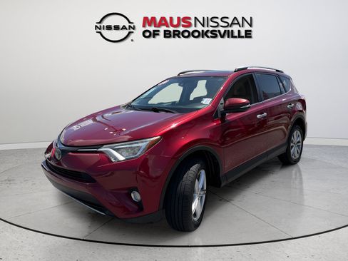 Used 2018 Toyota RAV4 Limited FWD image 4