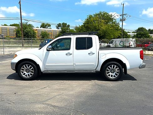 Used 2010 Nissan Frontier LE w/ LE Value Truck Pkg RWD image 5