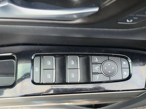 Used 2024 Nissan Pathfinder Platinum FWD image 13