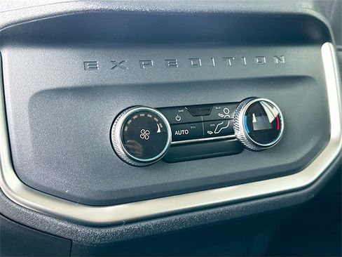 New 2025 Ford Expedition Max Active image 18