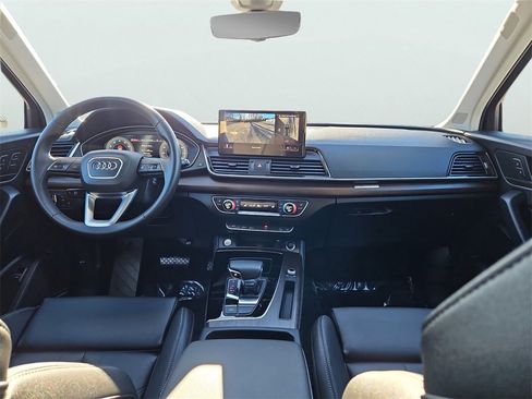Certified 2025 Audi Q5 2.0T Premium Plus image 11