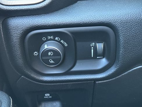 Used 2020 RAM 1500 Rebel image 20