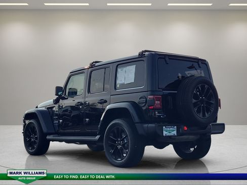 Used 2021 Jeep Wrangler Unlimited Sahara w/ Cold Weather Group AWD/4WD image 33