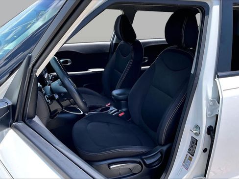 Used 2016 Kia Soul w/ Convenience Package FWD image 8