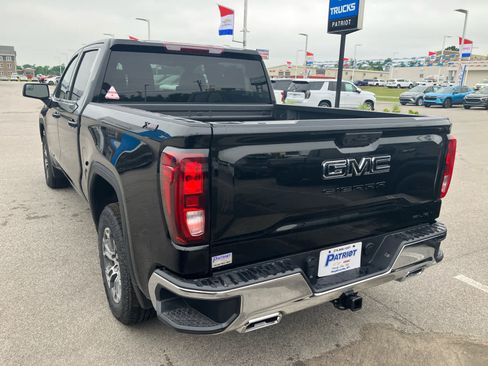 New 2026 GMC Sierra 1500 SLE w/ X31 Off-Road Package AWD/4WD image 6