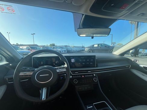 Used 2025 Hyundai Sonata SEL FWD image 34