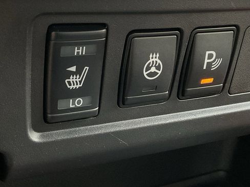 Used 2024 Nissan Frontier PRO-4X w/ Pro Convenience Package image 40