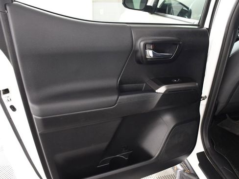 Used 2019 Toyota Tacoma TRD Off-Road AWD/4WD image 26