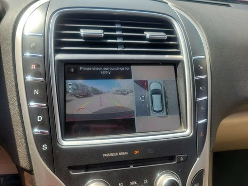 Used 2016 Lincoln MKX Reserve w/ Technology Package FWD image 27