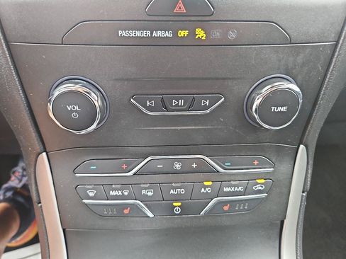 Used 2020 Ford Edge SEL w/ Convenience Package AWD/4WD image 35
