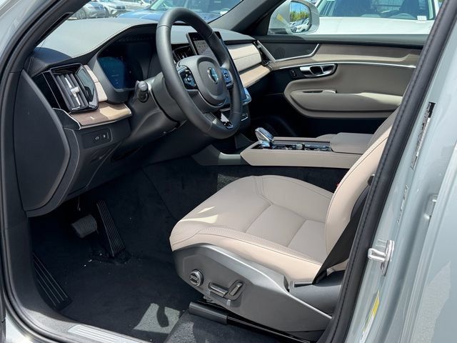 New 2026 Volvo XC90 T8 Core AWD/4WD image 13