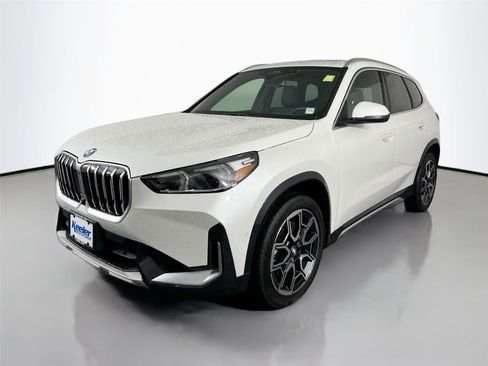 Used 2025 BMW X1 xDrive28i w/ Technology Package image 2