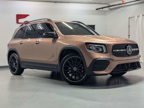 Used 2022 Mercedes-Benz GLB 250 image 2