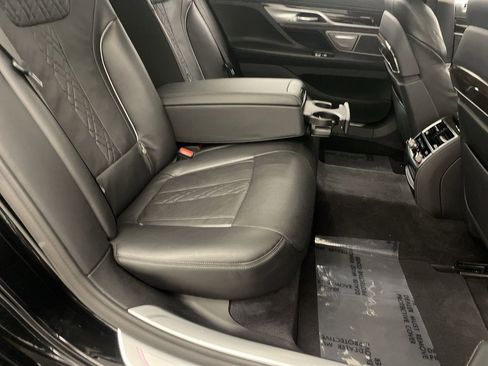 Used 2016 BMW 750i xDrive image 21