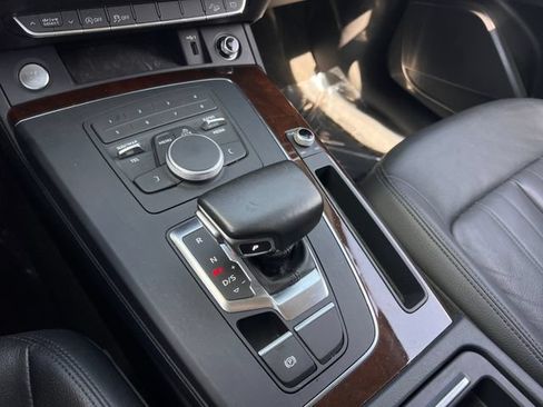 Used 2018 Audi Q5 2.0T Premium w/ Convenience Package AWD/4WD image 24