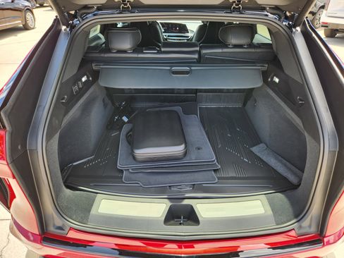 New 2026 Cadillac Lyriq V w/ Exterior Carbon Fiber Package AWD/4WD image 12