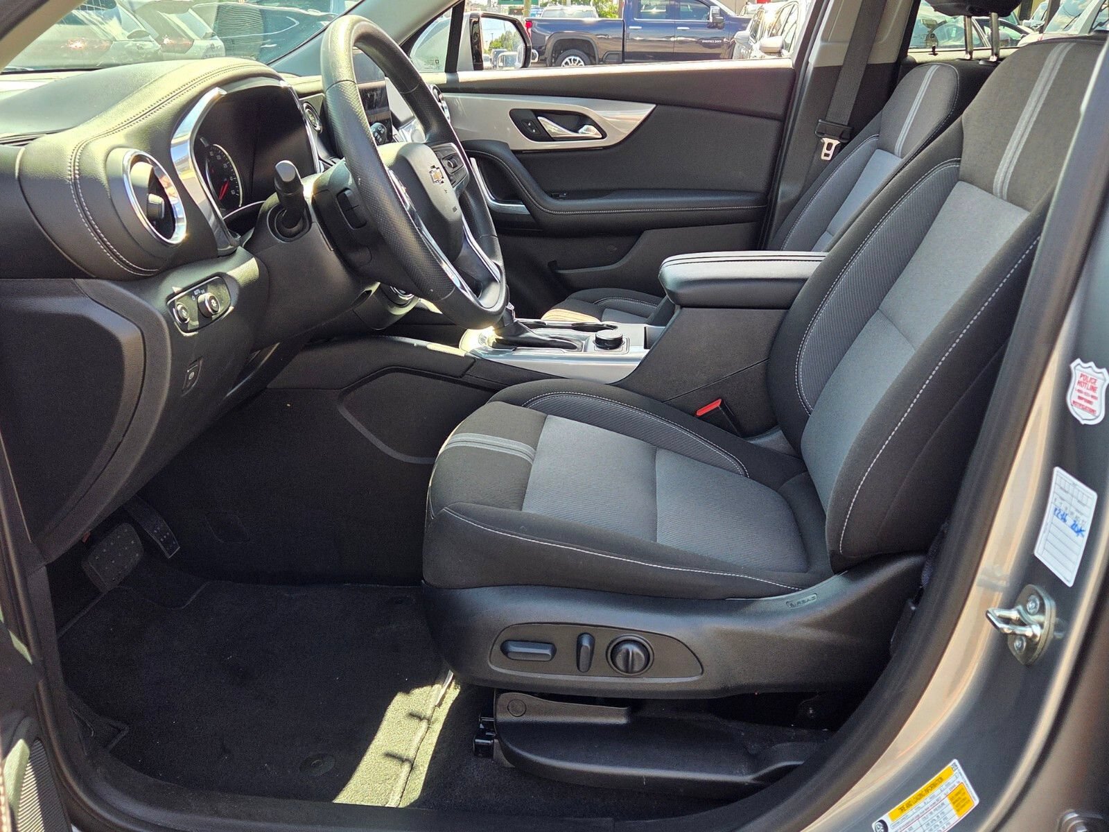 Used 2025 Chevrolet Blazer LT FWD image 5