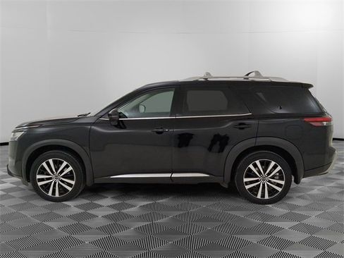 Used 2024 Nissan Pathfinder Platinum w/ Black Appearance Package image 6